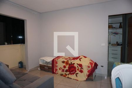 Sala de casa para alugar com 2 quartos, 80m² em Jardim São Bento, Embu das Artes