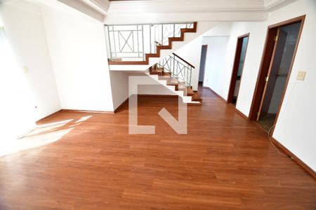 Sala de apartamento para alugar com 4 quartos, 249m² em M. Santo Antônio, Campinas