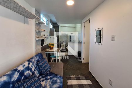 Sala de kitnet/studio para alugar com 1 quarto, 35m² em Itaipu, Niterói