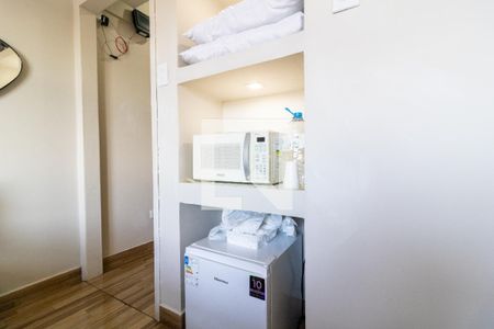 Quarto de kitnet/studio à venda com 1 quarto, 17m² em Centro Histórico, Porto Alegre