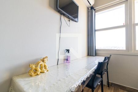 Quarto de kitnet/studio à venda com 1 quarto, 17m² em Centro Histórico, Porto Alegre