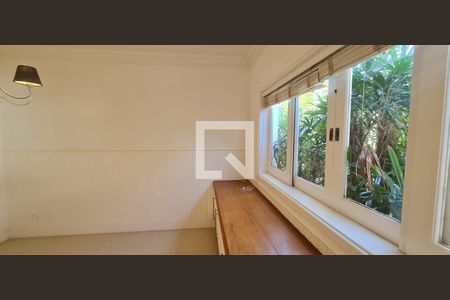 Quarto de casa à venda com 4 quartos, 365m² em Loteamento Alphaville Campinas, Campinas