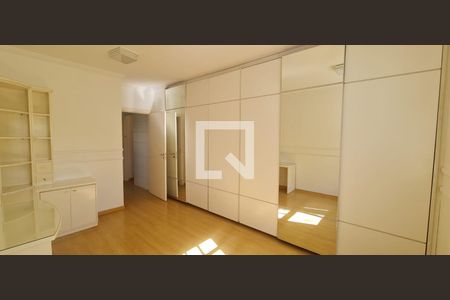 Quarto de casa à venda com 4 quartos, 365m² em Loteamento Alphaville Campinas, Campinas