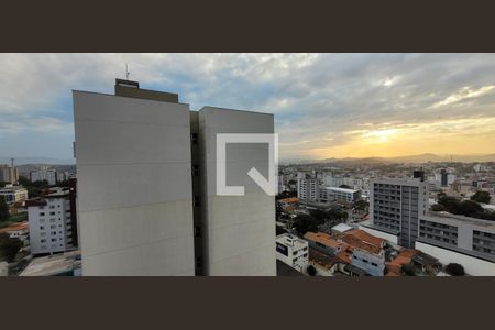 vista suite  de apartamento à venda com 3 quartos, 85m² em Centro, Betim
