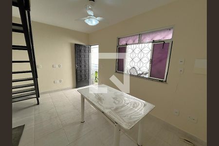 Sala de casa para alugar com 2 quartos, 90m² em Quintino Bocaiúva, Rio de Janeiro