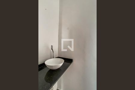 Banheiro  de apartamento para alugar com 1 quarto, 30m² em Jardim Coimbra, São Paulo