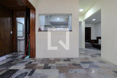 Entrada de casa para alugar com 3 quartos, 200m² em Conjunto Residencial do Bosque, Mogi das Cruzes