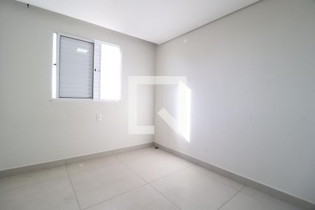 Quarto 1 de apartamento para alugar com 2 quartos, 55m² em Novo Mundo, Uberlândia