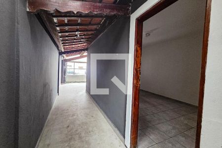 Quintal de casa para alugar com 2 quartos, 86m² em Canto do Forte, Praia Grande