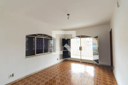 Casa para alugar com 3 quartos, 900m² em Raul Veiga, São Gonçalo
