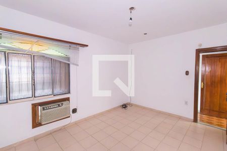 Casa para alugar com 3 quartos, 900m² em Raul Veiga, São Gonçalo