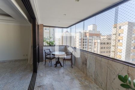 Apartamento para alugar com 4 quartos, 250m² em Lourdes, Belo Horizonte