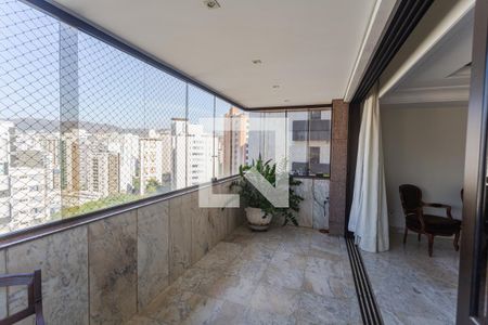 Apartamento para alugar com 4 quartos, 250m² em Lourdes, Belo Horizonte