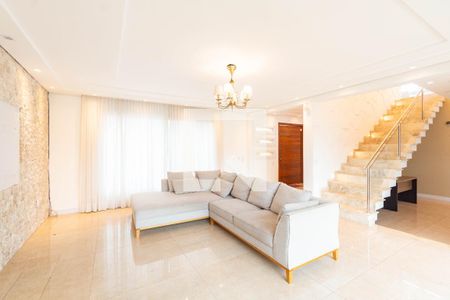 Casa para alugar com 3 quartos, 300m² em Fátima, Canoas