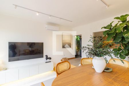 Casa à venda com 4 quartos, 276m² em Chácara Inglesa, São Paulo