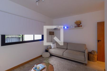 Sala de Cinema de casa à venda com 4 quartos, 276m² em Chácara Inglesa, São Paulo