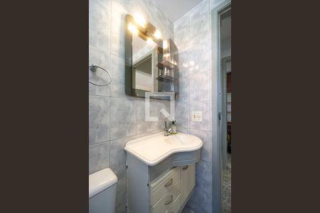 Banheiro de apartamento para alugar com 2 quartos, 56m² em Vila Granada, São Paulo