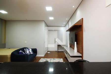 Sala de kitnet/studio para alugar com 1 quarto, 48m² em Jardim Barbacena, Cotia