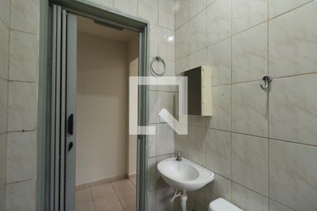 Banheiro de casa para alugar com 1 quarto, 40m² em Taboão, Diadema