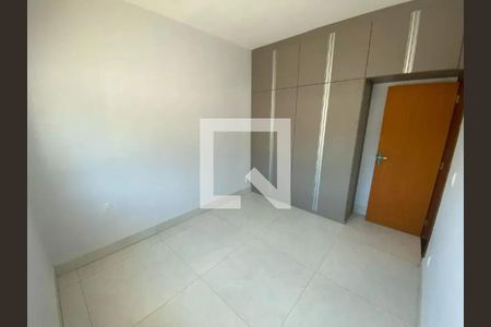 Quarto de casa para alugar com 3 quartos, 120m² em Braúnas, Belo Horizonte