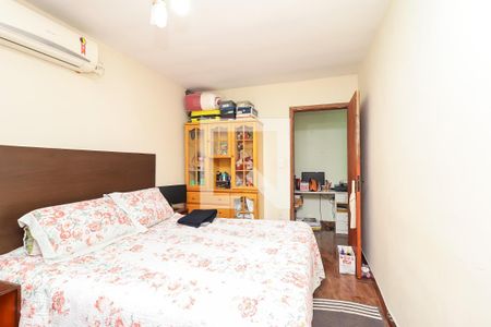 Casa 01 - Quarto 1 de casa à venda com 3 quartos, 210m² em Jardim Soares, São Paulo