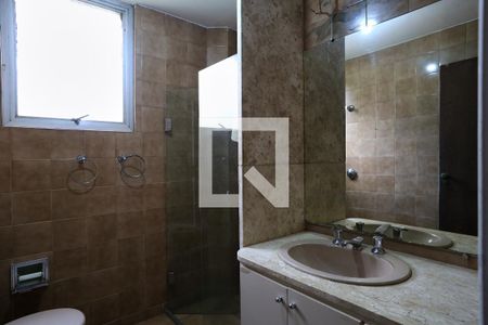 Banheiro da Suíte de apartamento para alugar com 4 quartos, 220m² em Funcionários, Belo Horizonte