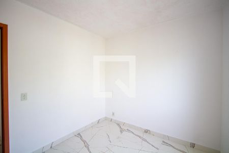 Quarto 2 de apartamento para alugar com 2 quartos, 41m² em Tribobó, São Gonçalo