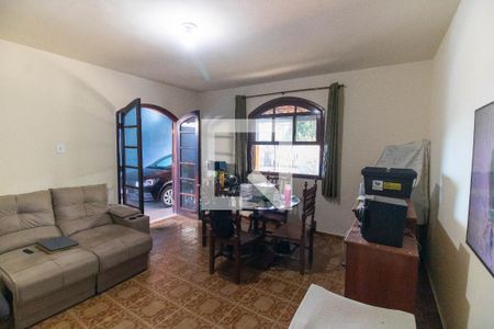 Sala de casa à venda com 2 quartos, 300m² em Serra Grande, Niterói