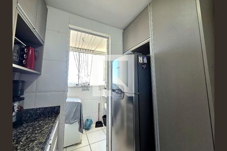 Cozinha de apartamento à venda com 3 quartos, 90m² em Jardim Guanabara, Belo Horizonte