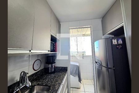 Cozinha de apartamento à venda com 3 quartos, 90m² em Jardim Guanabara, Belo Horizonte