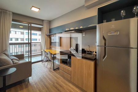 Sala/Cozinha de kitnet/studio para alugar com 1 quarto, 34m² em Vila Gumercindo, São Paulo