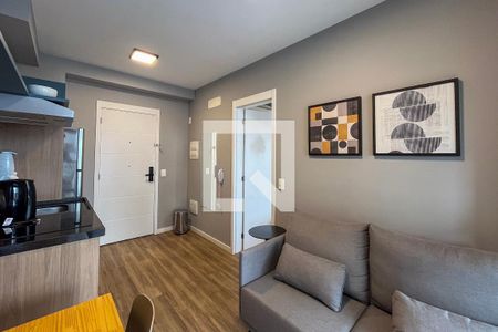 Sala/Cozinha de kitnet/studio para alugar com 1 quarto, 34m² em Vila Gumercindo, São Paulo
