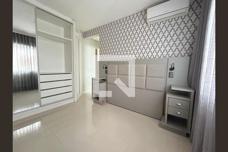 Suíte de apartamento para alugar com 2 quartos, 77m² em Barreiros, São José