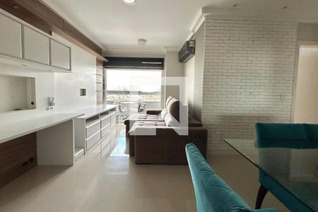 Sala de apartamento para alugar com 2 quartos, 77m² em Barreiros, São José