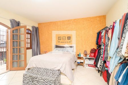 Quarto 1 de casa à venda com 4 quartos, 190m² em Jardim Senice, São Paulo