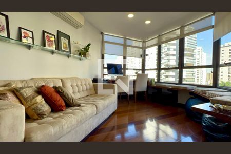 Sala de TV de apartamento para alugar com 4 quartos, 202m² em Paraíso, São Paulo