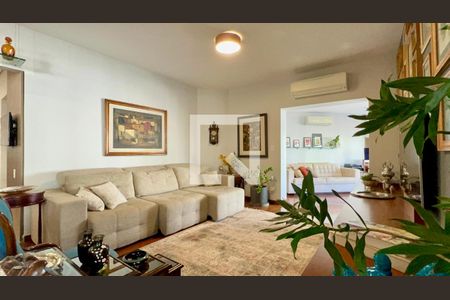 Sala de TV de apartamento para alugar com 4 quartos, 202m² em Paraíso, São Paulo