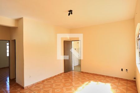 Sala de casa para alugar com 3 quartos, 240m² em Penha, Belo Horizonte