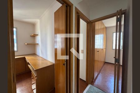 Corredor de apartamento para alugar com 3 quartos, 72m² em Continental, Osasco