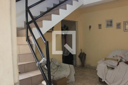 Sala (casa 1) de casa à venda com 6 quartos, 600m² em Jardim Adriana, Guarulhos