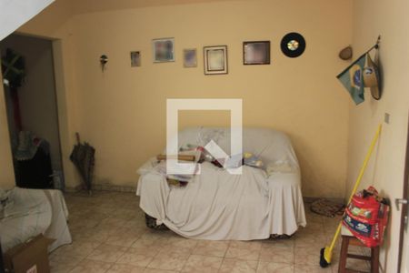 Sala (casa 1) de casa à venda com 6 quartos, 600m² em Jardim Adriana, Guarulhos