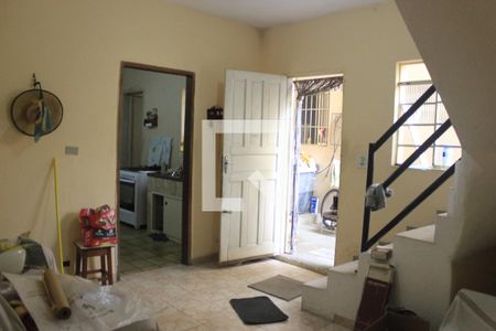 Sala (casa 1) de casa à venda com 6 quartos, 600m² em Jardim Adriana, Guarulhos