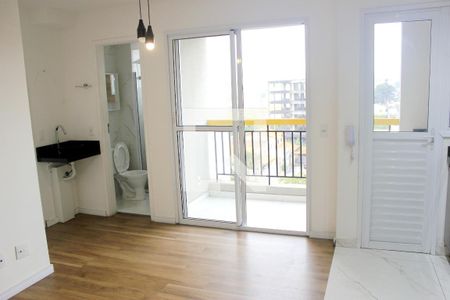 Sala e cozinha de apartamento para alugar com 2 quartos, 42m² em Vila Rosalia, Guarulhos