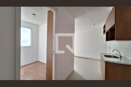 Sala/Cozinha/Área de serviço  de apartamento para alugar com 2 quartos, 34m² em Parque Industrial Tomas Edson, São Paulo