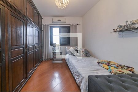 Quarto 1 de casa à venda com 3 quartos, 250m² em Jardim Casablanca, São Paulo