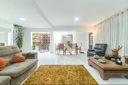 Sala de casa à venda com 3 quartos, 250m² em Jardim Casablanca, São Paulo