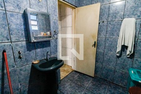 Banheiro 1 de casa à venda com 4 quartos, 200m² em Parque Regina, São Paulo