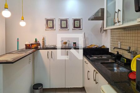 Cozinha de apartamento para alugar com 1 quarto, 58m² em Camboinhas, Niterói