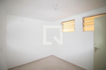 QUARTO 1 de casa para alugar com 2 quartos, 50m² em Vila Carbone, São Paulo