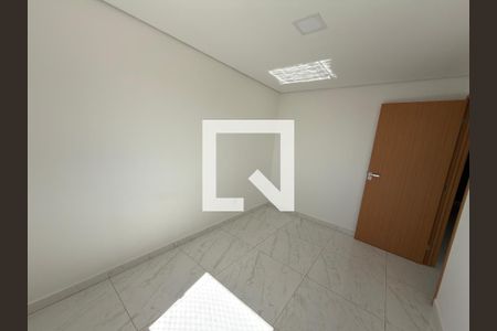Quarto 1 de apartamento para alugar com 2 quartos, 54m² em Colônia Agrícola Samambaia, Brasília